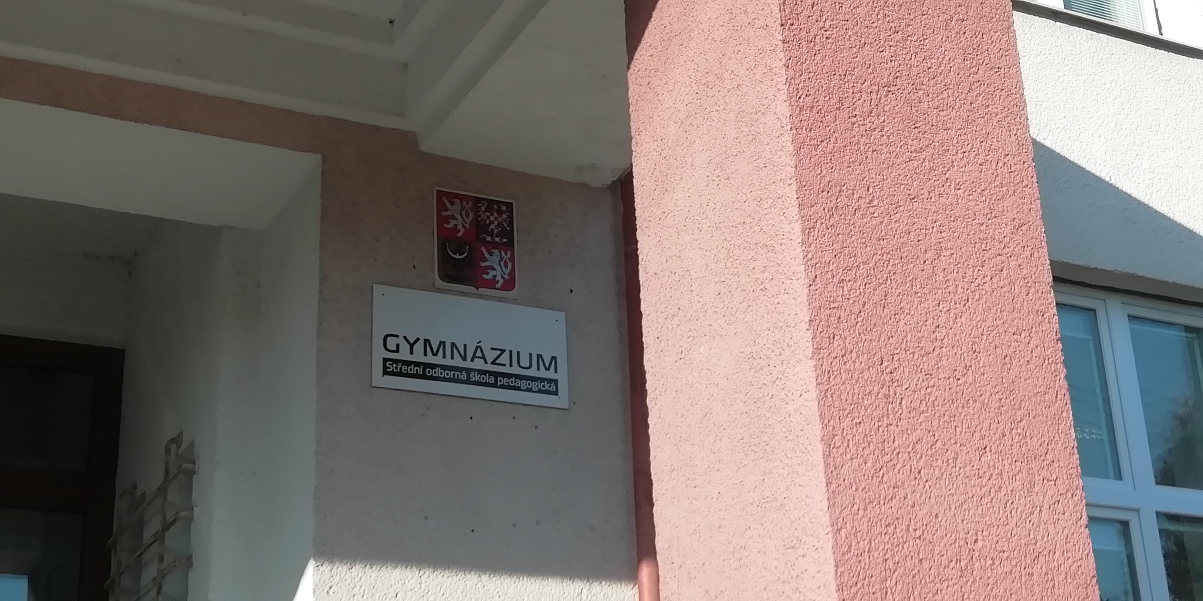 Jergym se vzdělává