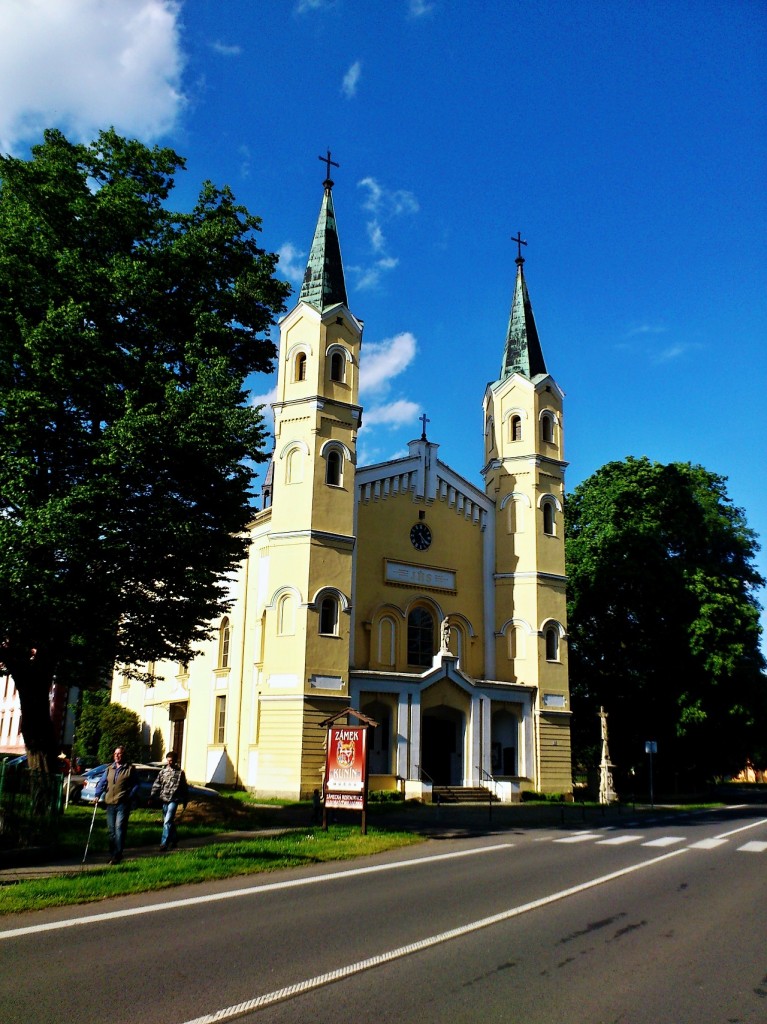 Stavební úpravy zámku Kunín po povodních - příjezdová komunikace