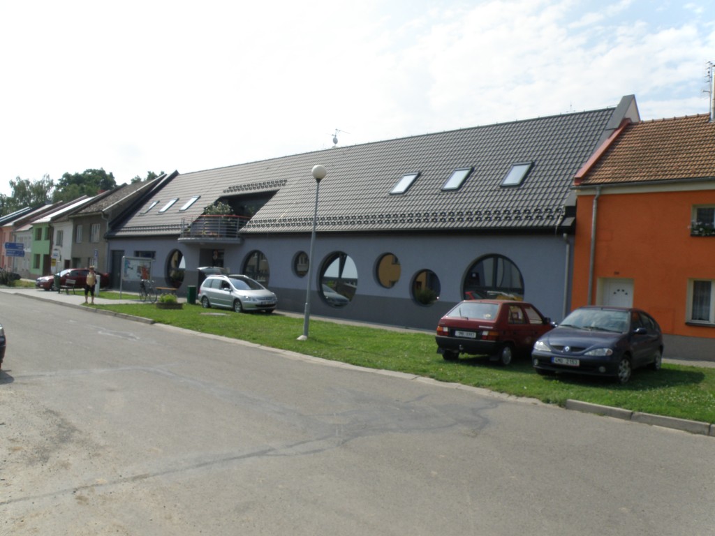 MULTIFUNKČNÍ BUDOVA PRO KULTURU A SPORT - ČECHY POD KOSÍŘEM