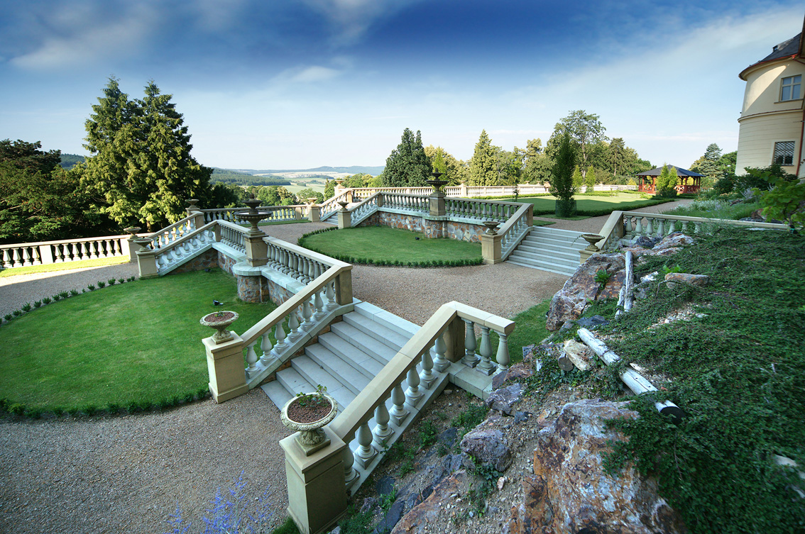 Rekonstrukce terasových zahrad zámku Zbiroh