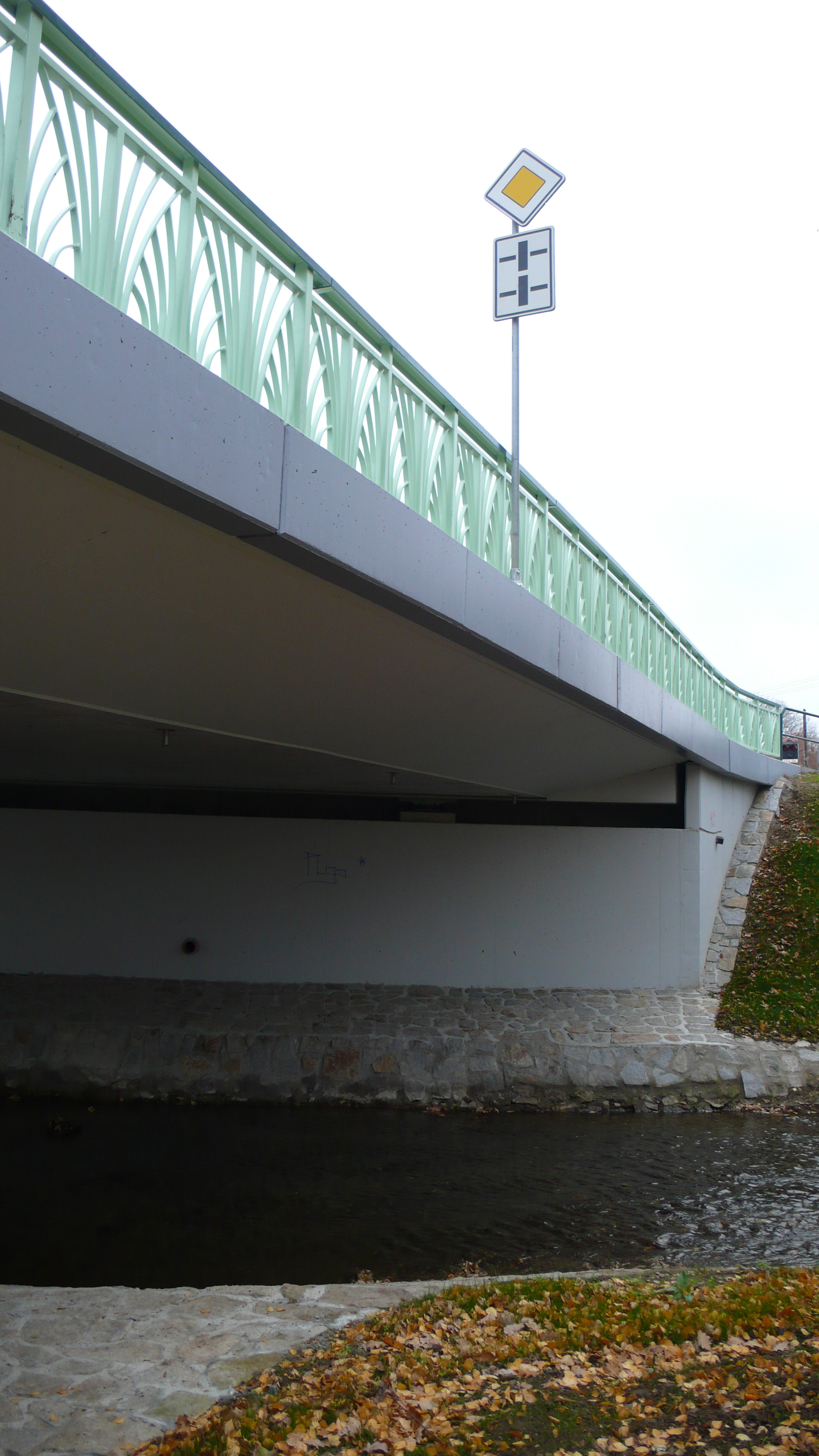 II/336 Zruč nad Sázavou, opěrná zeď a přestavba mostu ev.č. 336-008