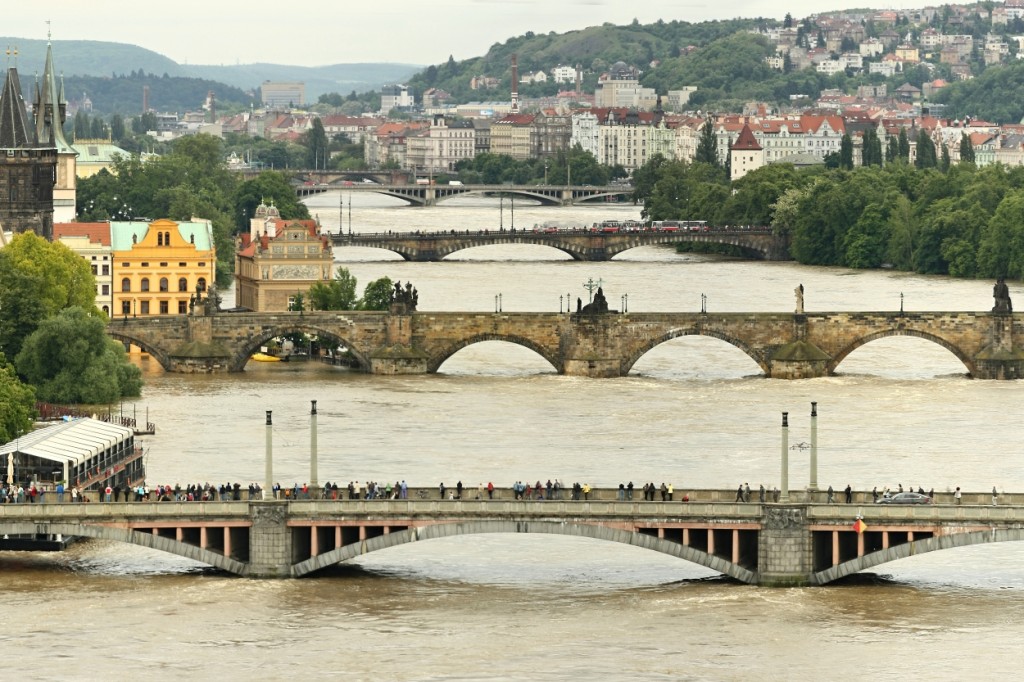 Automatický systém poskytování informací a výstražných bezpečnostních hlášení pro potřeby Hlavního města Prahy
