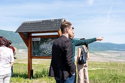 Z obřího uhelného lomu na Mostecku vznikne ráj pro lidi i zvířata. Bude tam pláž, biosafari i nová práce