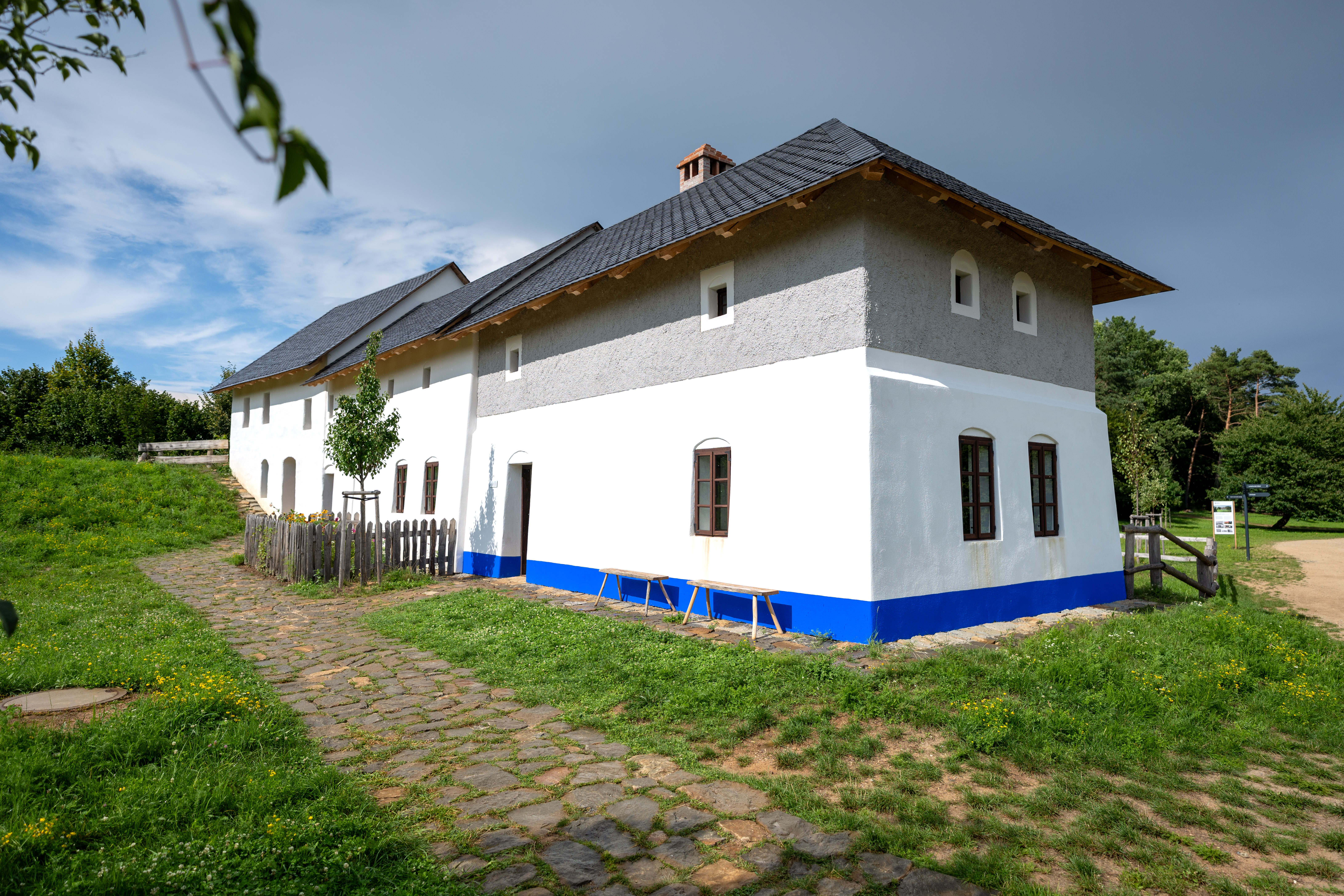 EXPOZICE VODNÍCH TECHNICKÝCH STAVEB - PODHÁJSKÝ MLÝN S VALCHOU A HOSPODÁŘSKÝM ZÁZEMÍM - 