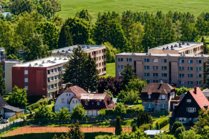 Startuje velká proměna sídliště ve Šluknově. MŽP vyčlenilo 200 milionů na výkup bytů 