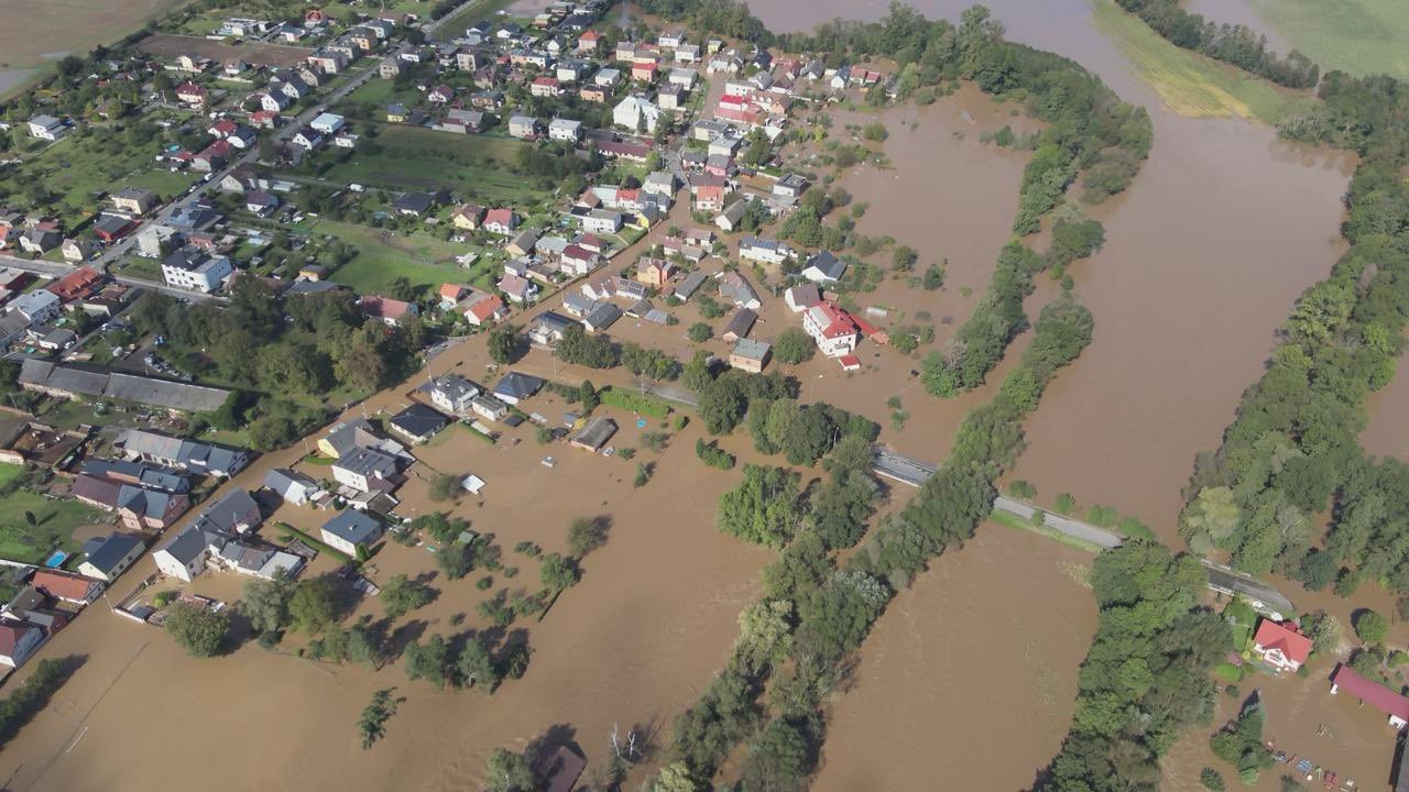 Živel 4 bude obcím hradit výdaje na energie v přechodném ubytování. Kulhánek jednal se zasaženými kraji o obnově po povodních