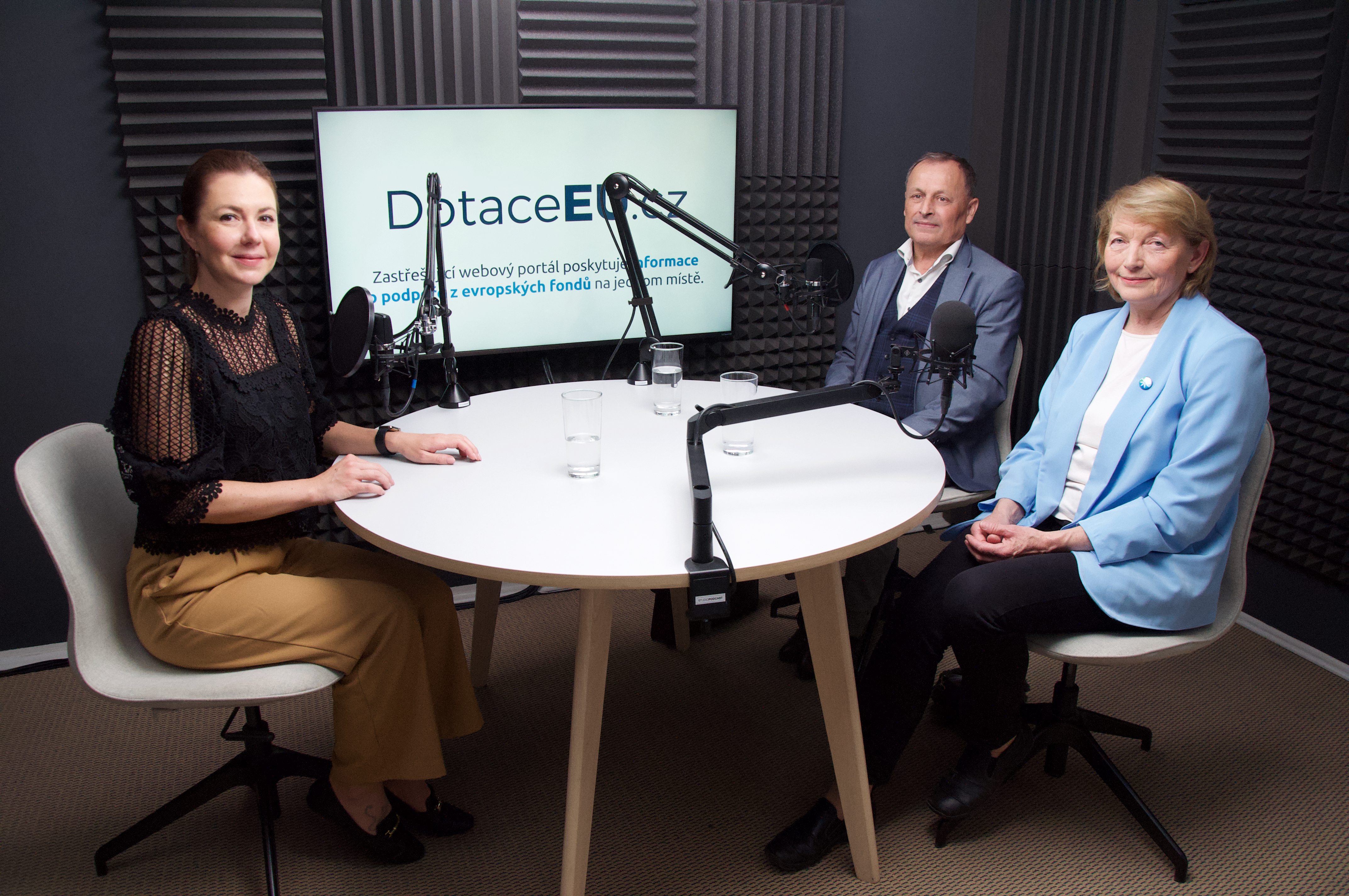 75. díl: Z trosek k Modré pečeti: Jak obnova budyňské synagogy a projekt Cestami proměn učí Čechy hr