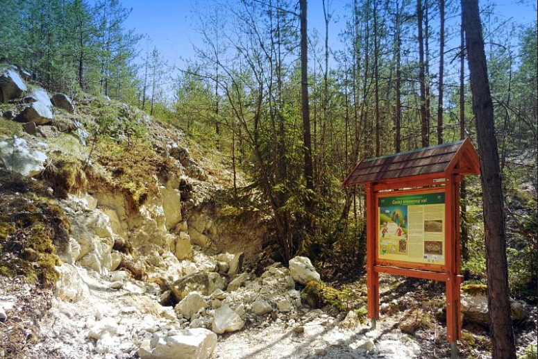 Kde fondy EU pomáhají: Dotace oživily příběh hraničních hor. Naučná stezka nabízí vyhlídky i odpočinek