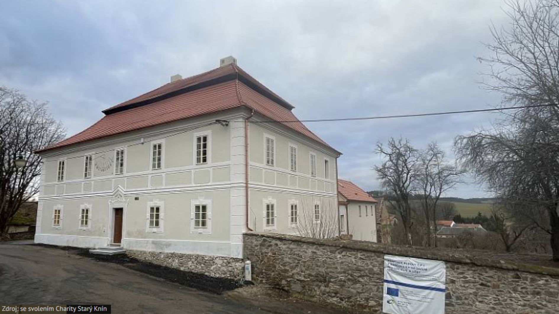 Kde fondy EU pomáhají: Charita zachránila budovu fary v Maršovicích, našla v ní zázemí pro své služby